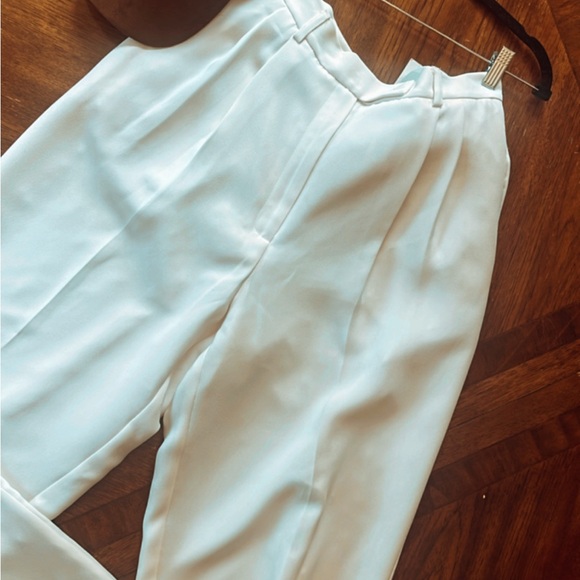 Emma James/Liz Claiborne White Pleated Trouser Pants (12) - Picture 1 of 4